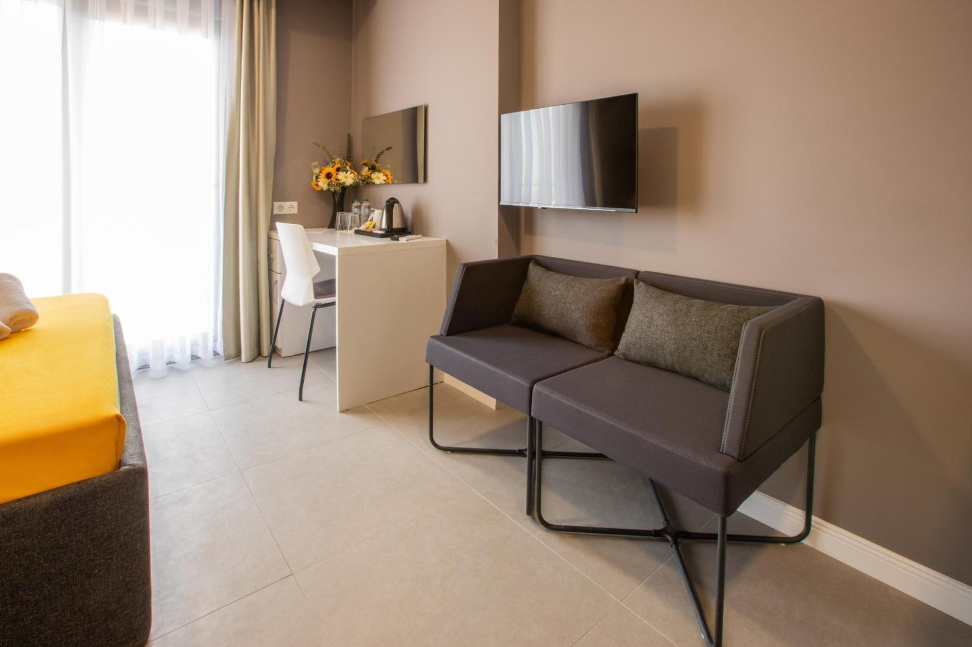 First Joy Hotel Trebizonda Exterior foto