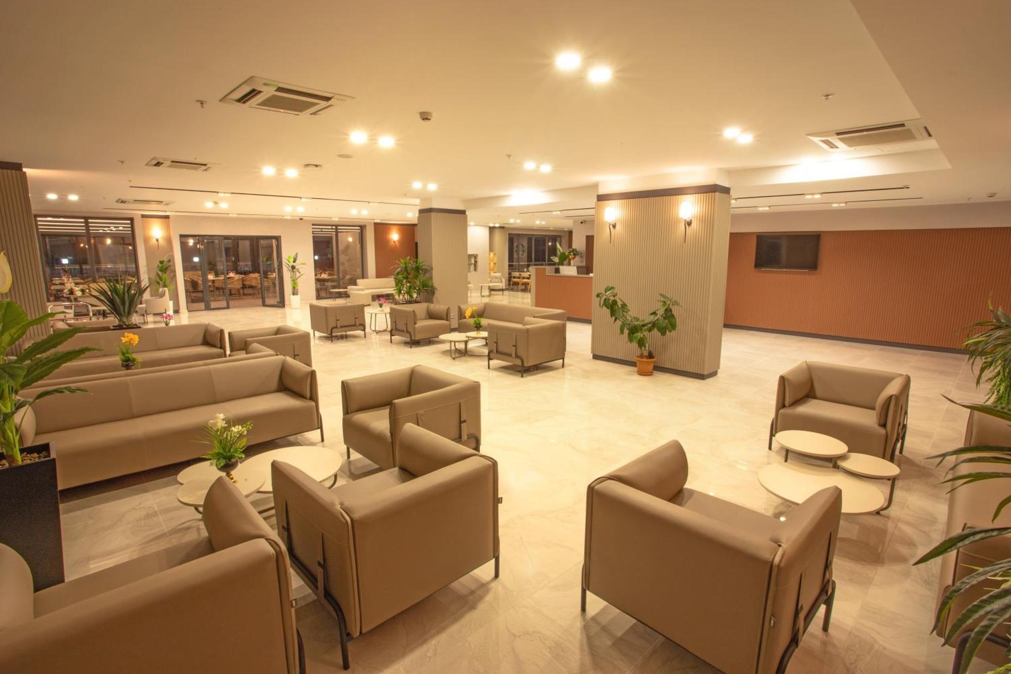 First Joy Hotel Trebizonda Exterior foto