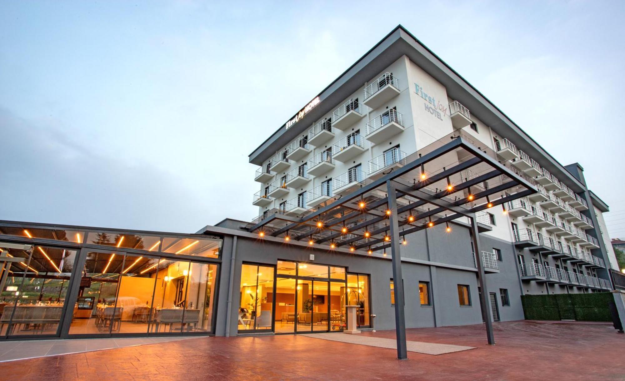 First Joy Hotel Trebizonda Exterior foto