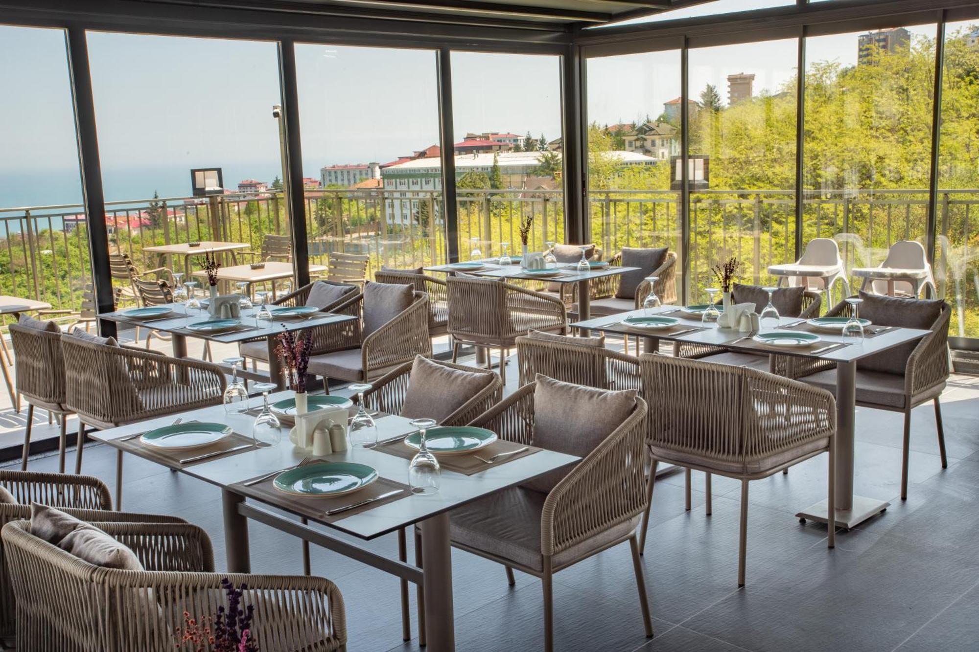 First Joy Hotel Trebizonda Exterior foto