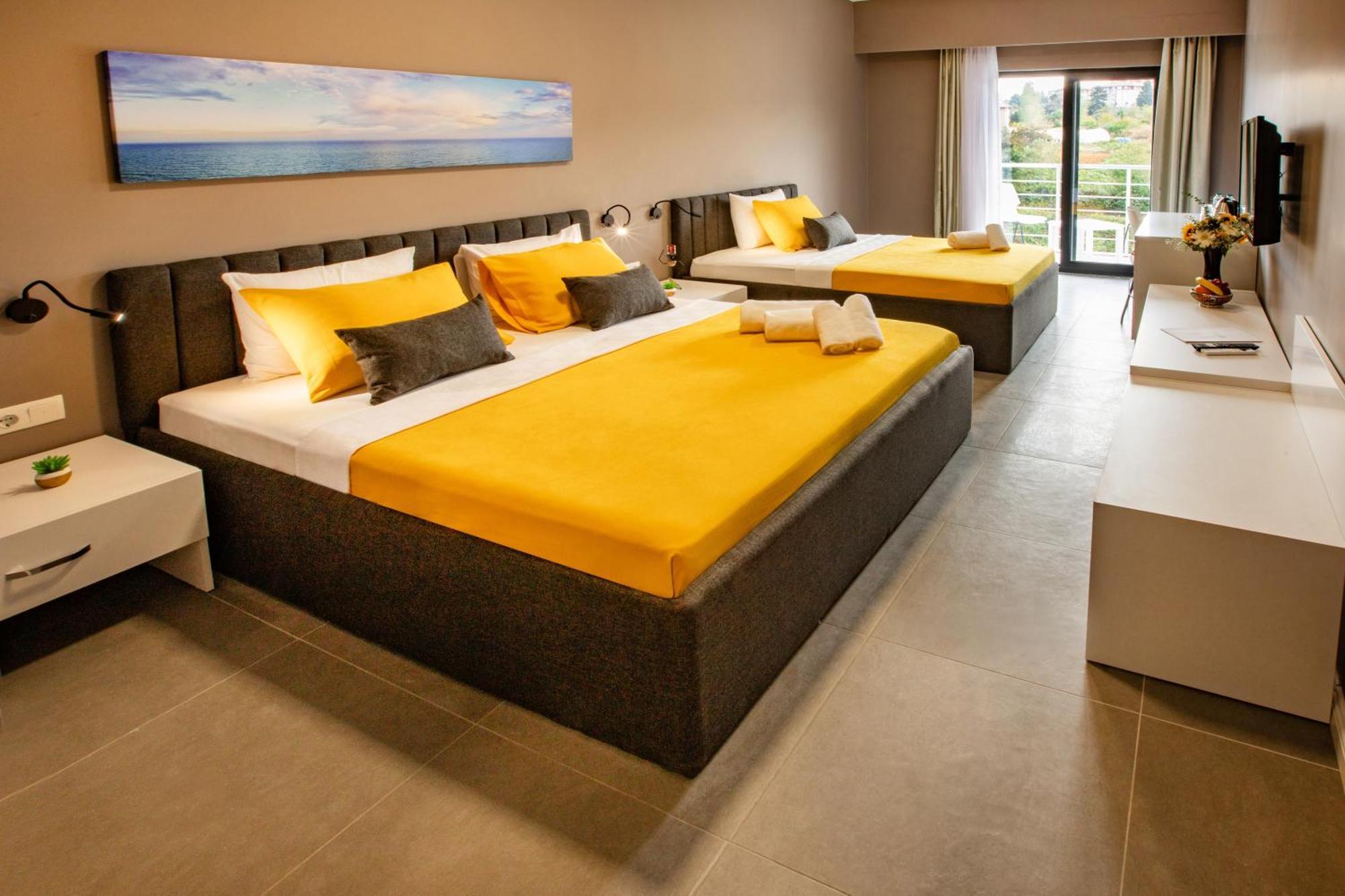 First Joy Hotel Trebizonda Exterior foto