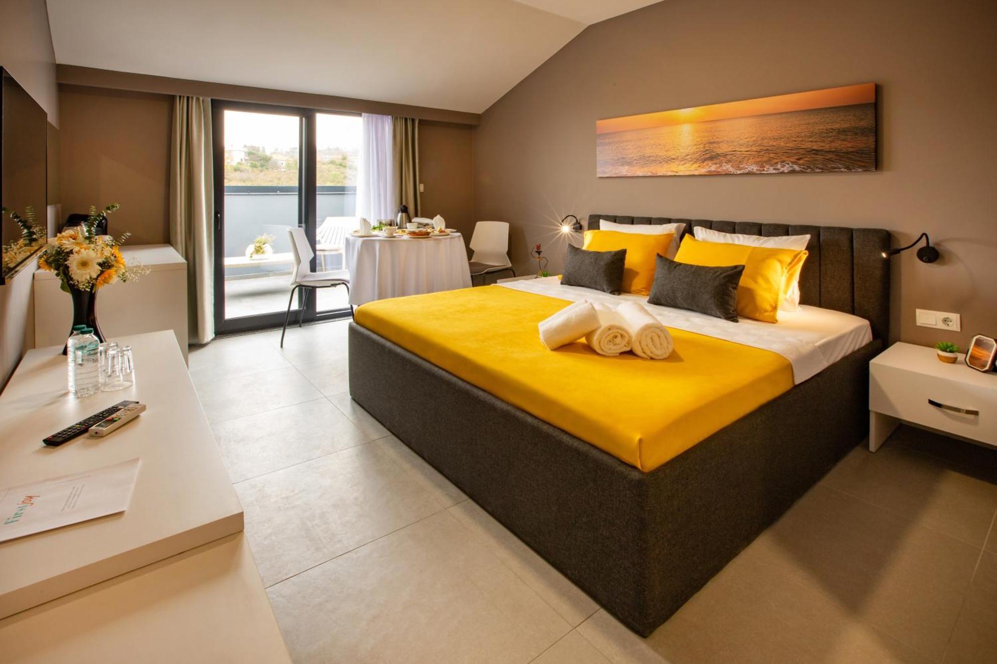 First Joy Hotel Trebizonda Exterior foto